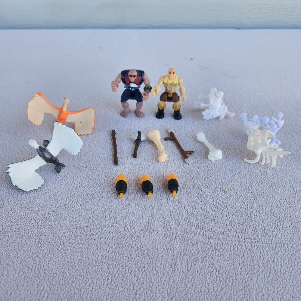 Fisher-Price Imaginext Dinosaur Fortress Cavemen Set Orange White